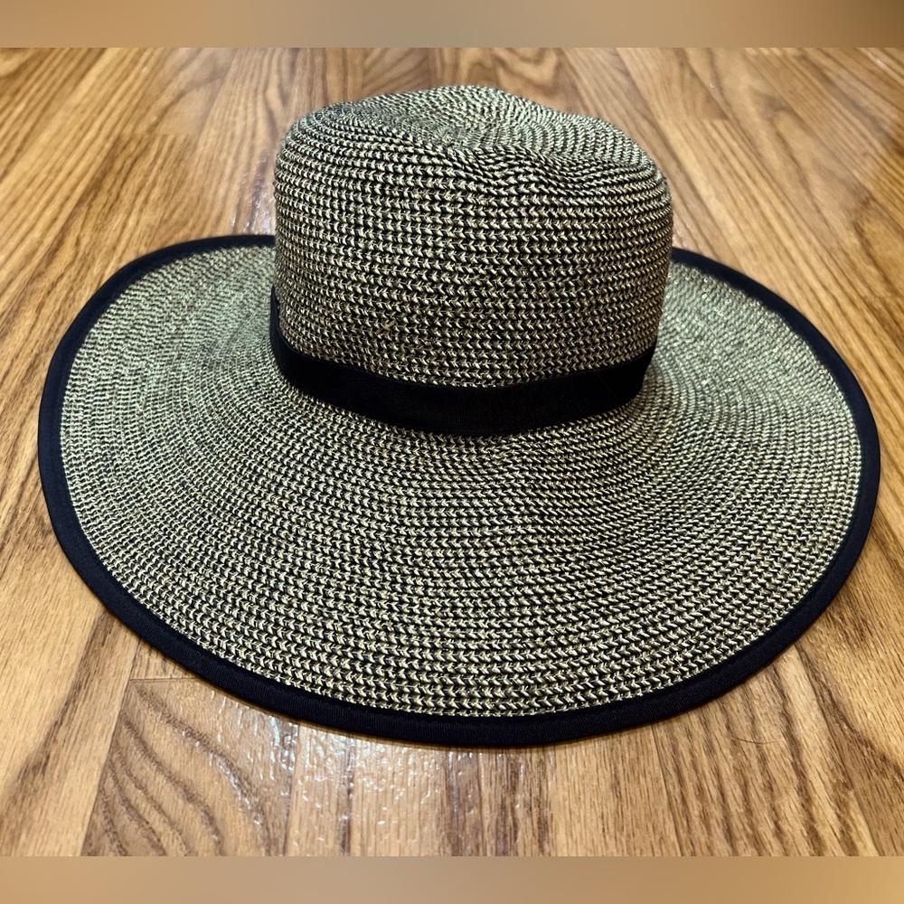 EUC sun hat, adjustable